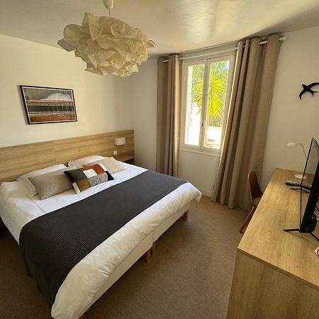Bel Appartement Terrasse 4 Étoiles Intra Muros Aigues-Mortes Esterno foto